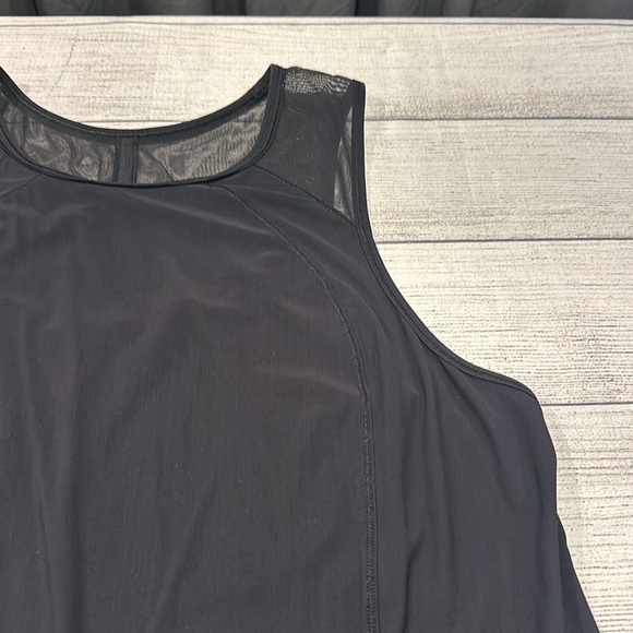 🍋Women’s Lululemon tank with mesh detail PTP approx 18.5” 🍋 - Picture 4 of 14